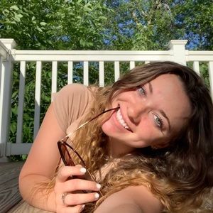 Meet your Posher, Brooke